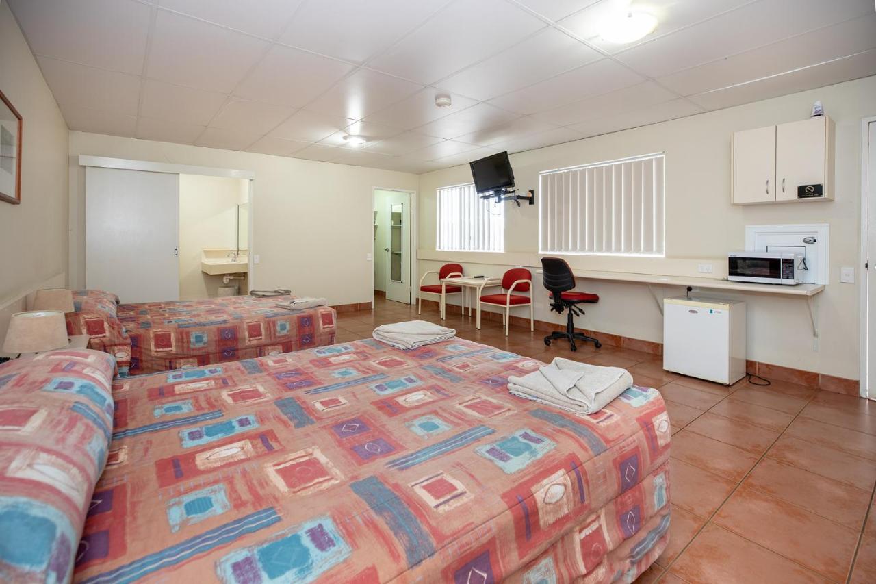 Leichhardt Hotel Motel Cloncurry Exteriör bild